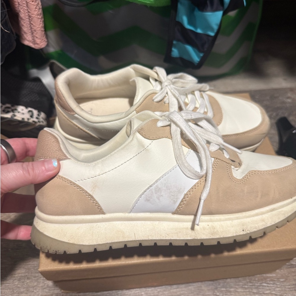Time and Tru Women's Cream and Tan Sneakers